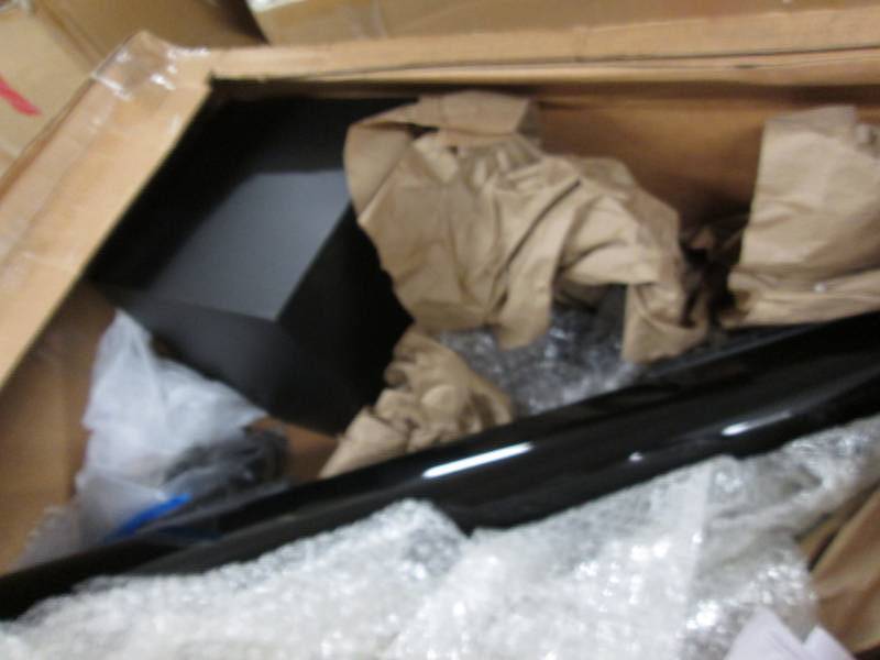 lot 35 image: 37 Wireless Sound Bar with Subwoof...