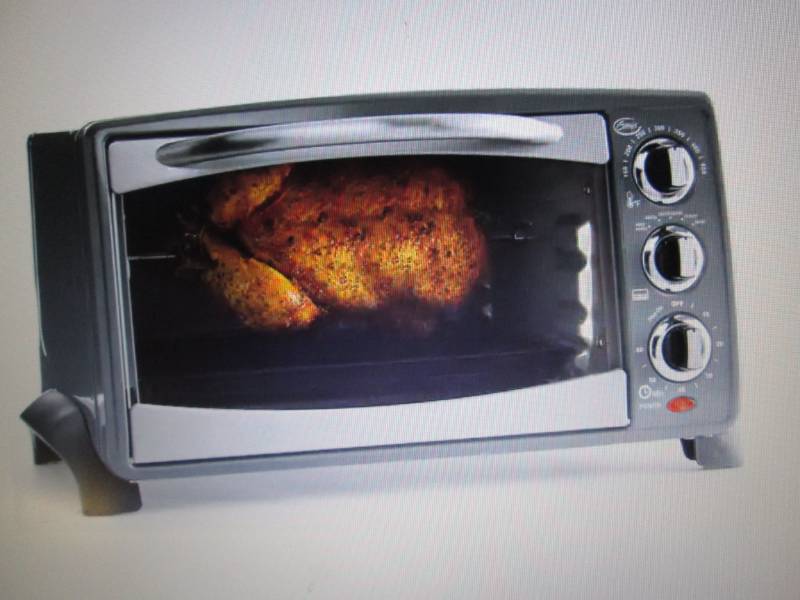 lot 38 image: Ginnys Brand 6-Slice Toaster Oven ...