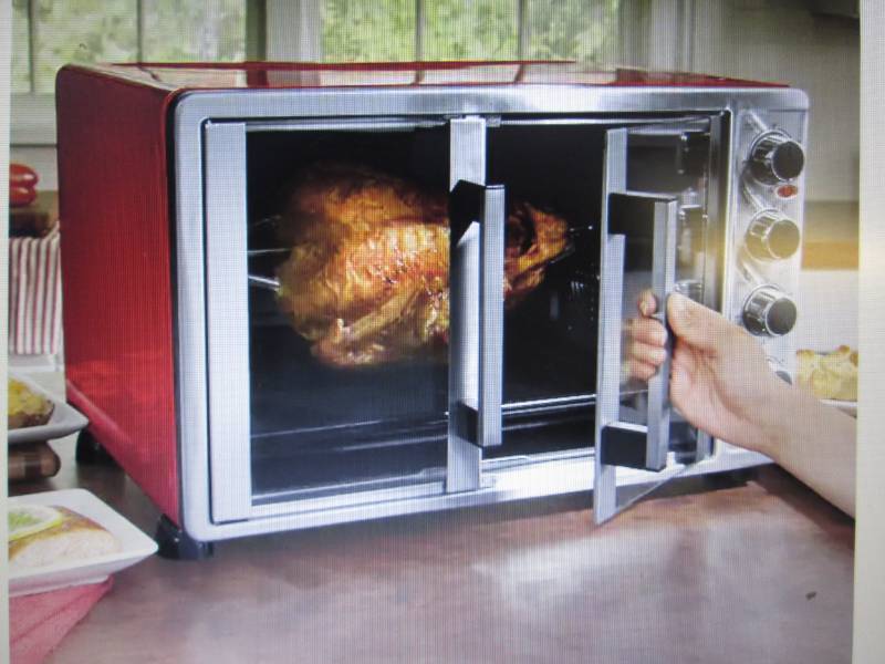 lot 75 image: Double-Door Toaster Oven with Conve...