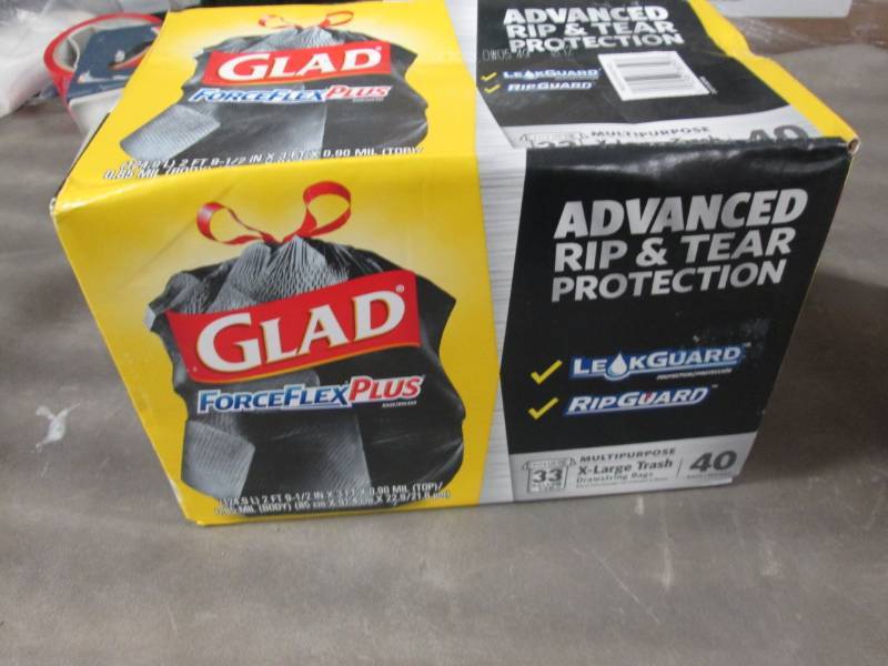 lot 119 image: Glad 33 Gal. ForceFlex Drawstring O...