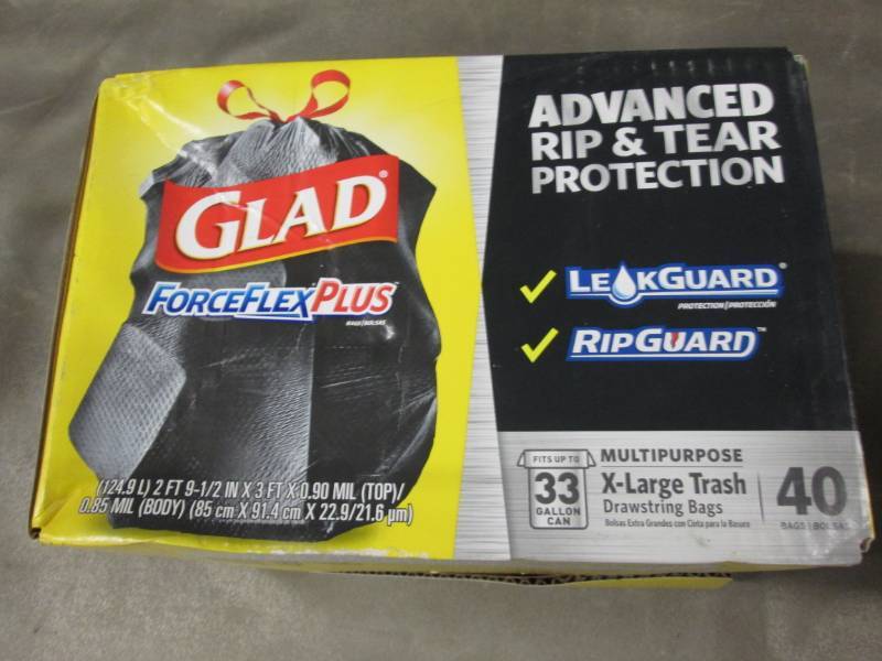 lot 125 image: Glad 33 Gal. ForceFlex Drawstring O...