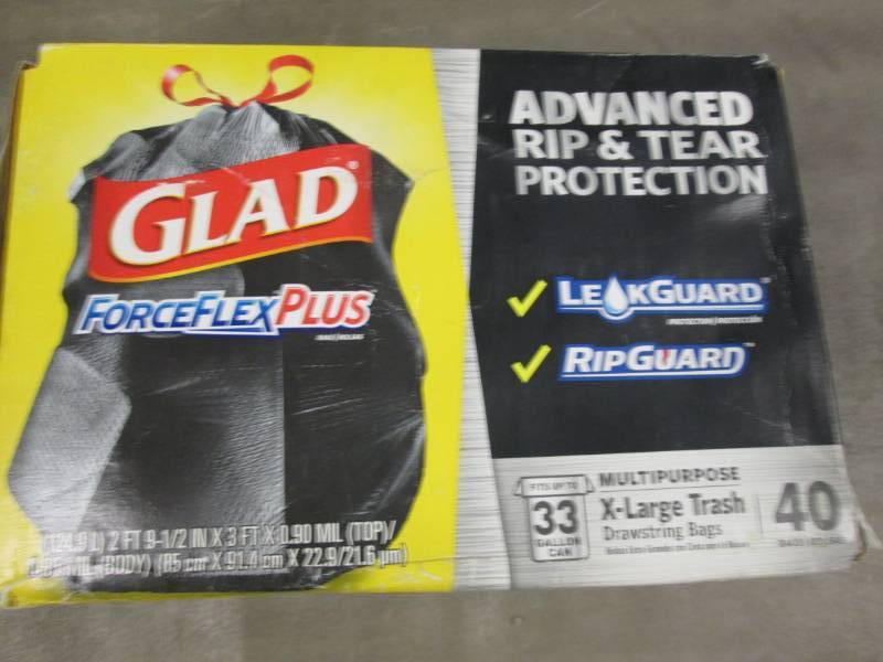lot 130 image: Glad 33 Gal. ForceFlex Drawstring O...