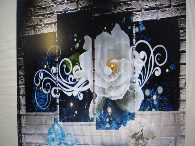 lot 193 image: Lighted Swirling Rose Art open box,...