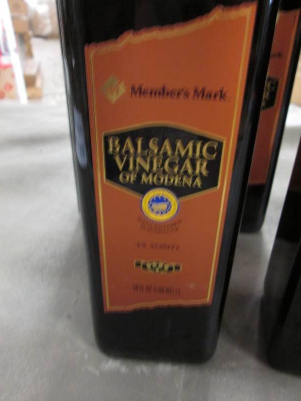 lot 208 image: 5- 34 oz Bottles Members Mark Balsa...