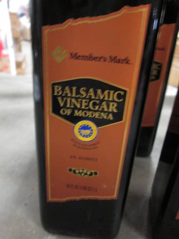 lot 210 image: 5- 34 oz Bottles Members Mark Balsa...
