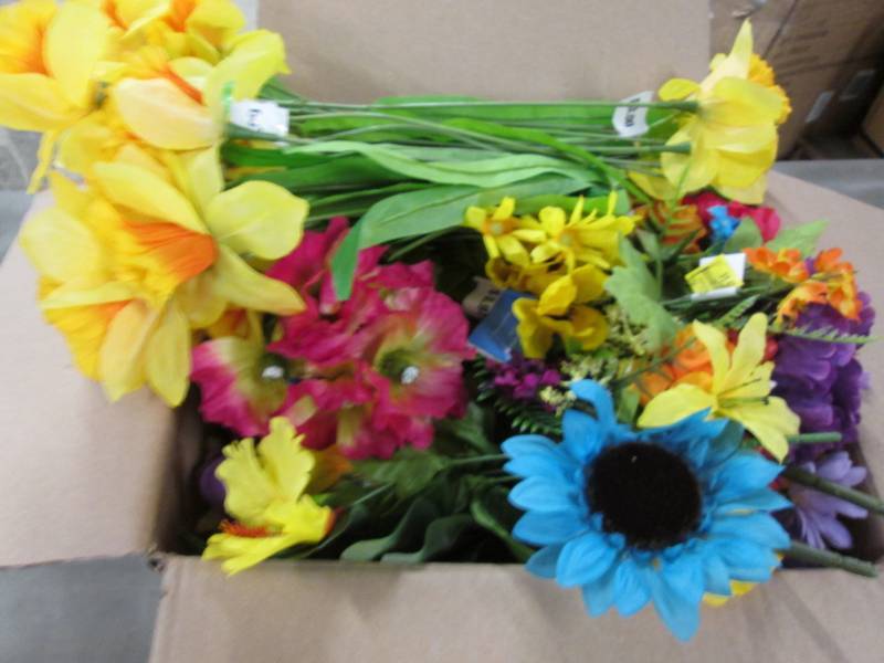 lot 214 image: Box of Assorted Artificial Flowers...