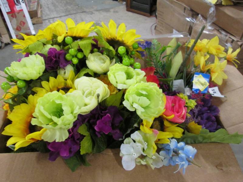 lot 218 image: Box of Assorted Artificial Flowers...