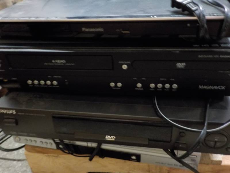 lot 7 image: Zenith, Phillips, Magnavox and Pana...