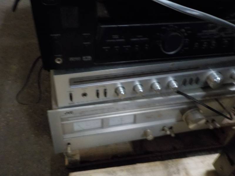 lot 11 image: JVC, BSR, and Sony all powers on...