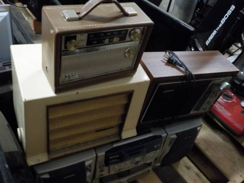 lot 26 image: RCA, Sony, and Arvin...