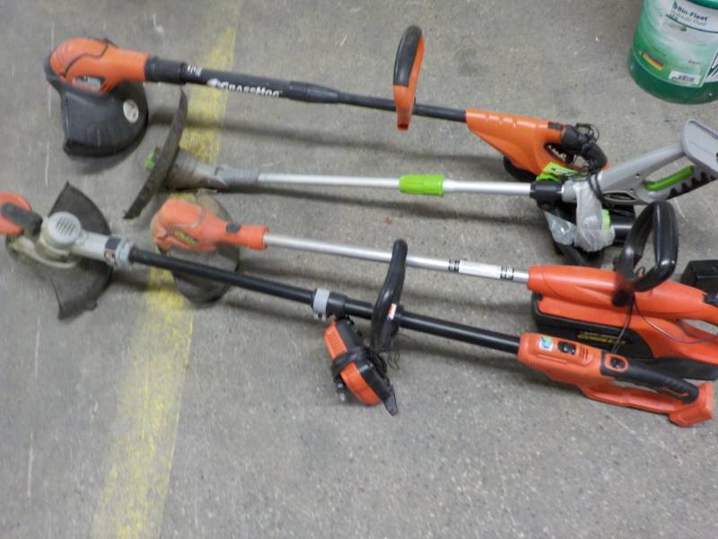 lot 49 image: 4 Weed Trimmers...