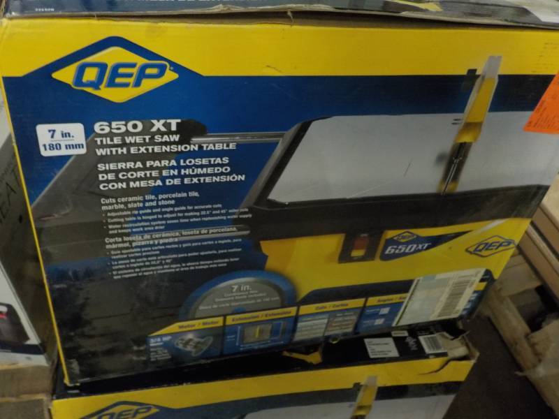 lot 55 image: QEP 650 XT Tile Wet Saw with Extens...