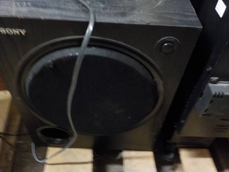 lot 59 image: 3 Speakers...