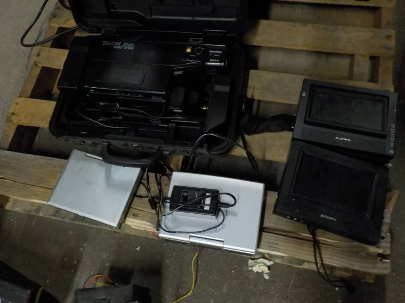 lot 63 image: Electronics Lot...