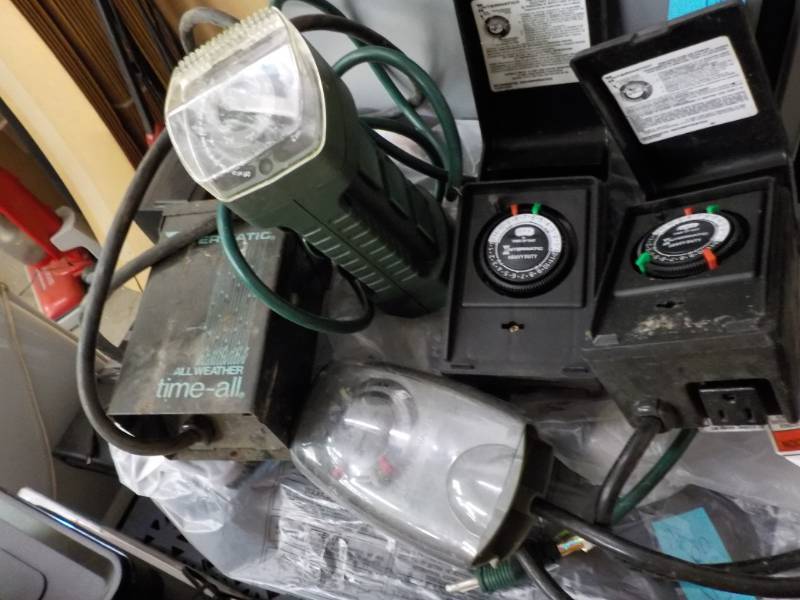 lot 86 image: Electronics Timers...