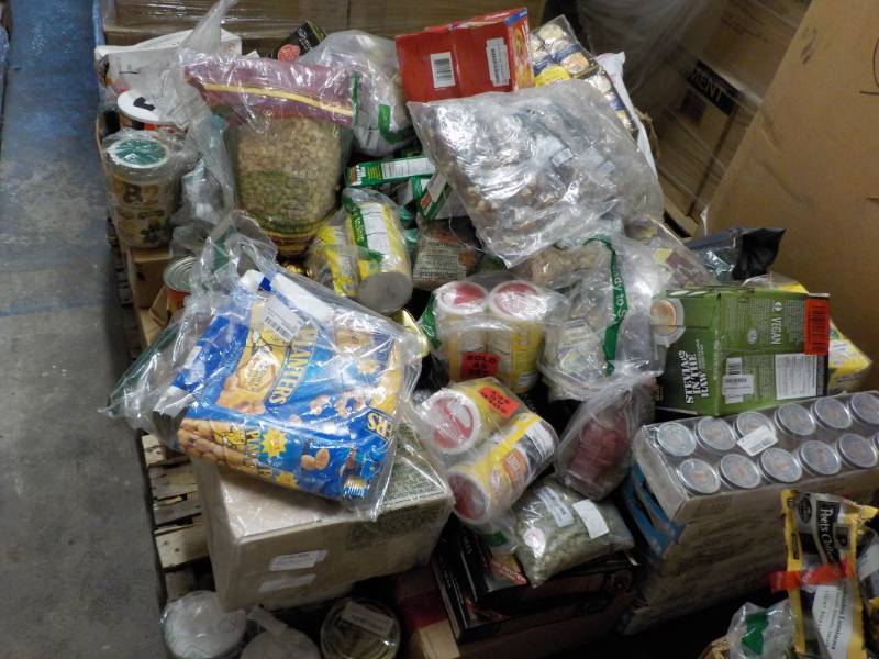 lot 115 image: Pallet of Everything pictured...