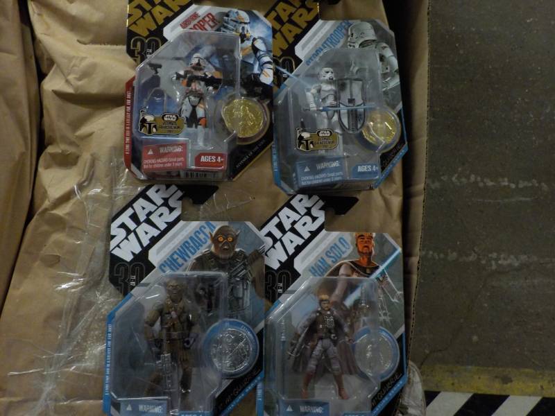 lot 123 image: Star Wars...
