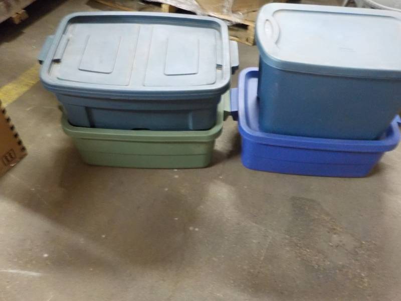 lot 158 image: 4 Totes with Covers...
