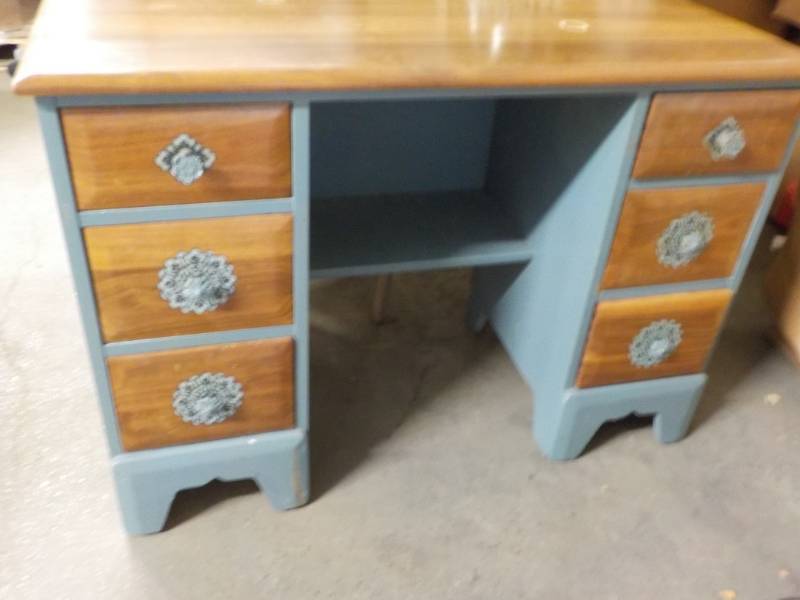 lot 169 image: Wood DeskVanity 42 x 18 x 29...