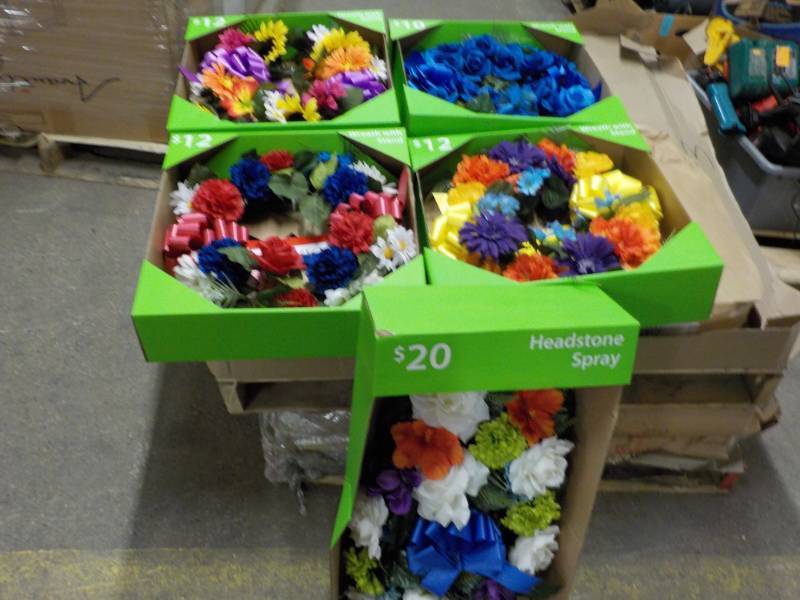 lot 194 image: Lot of 5 Grave Site Wreaths...
