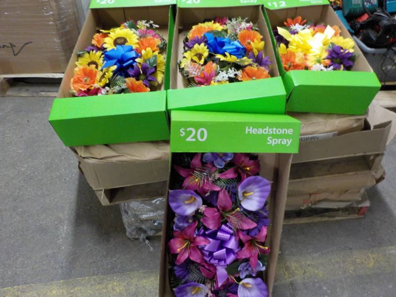 lot 198 image: 4 large HeadStone Sprays...