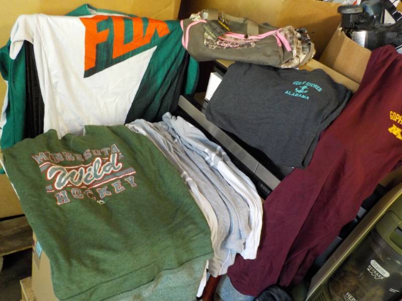 lot 220 image: Womens XL and XXL Sports Tops and ...