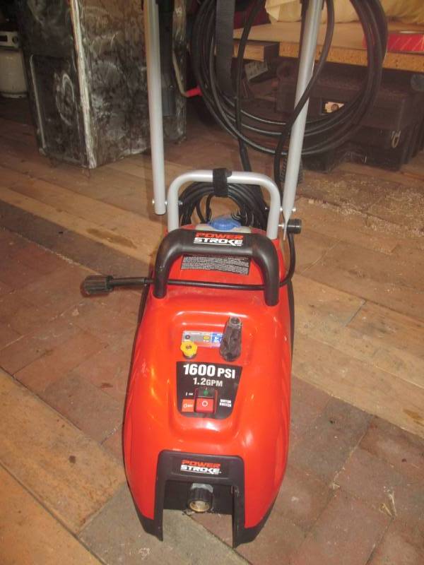 lot 4 image: Power Stroke 1600 PSI 1.2 gallon pe...