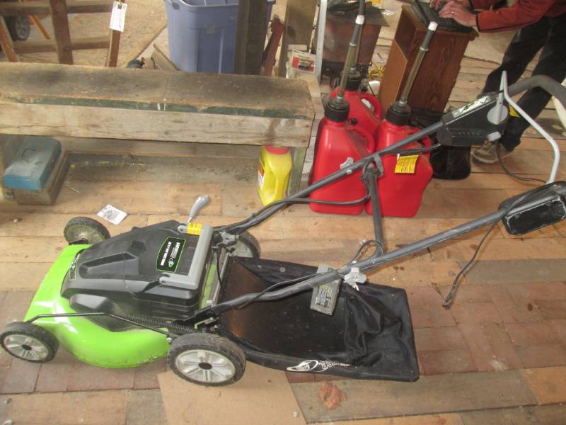 lot 5 image: Earthwise 36 v battery powered push...