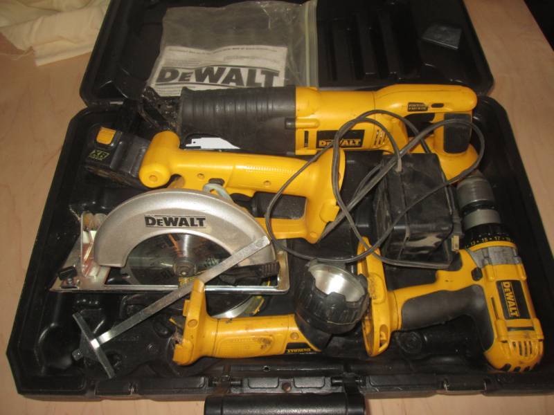lot 15 image: Dewalt battery powered tool kit - i...