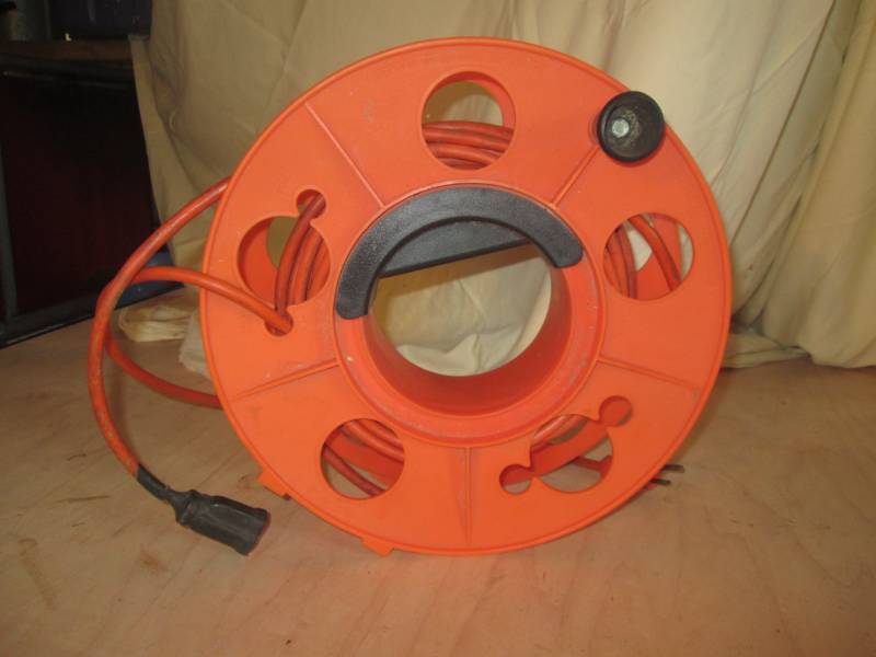 lot 20 image: Extension cord on reel...