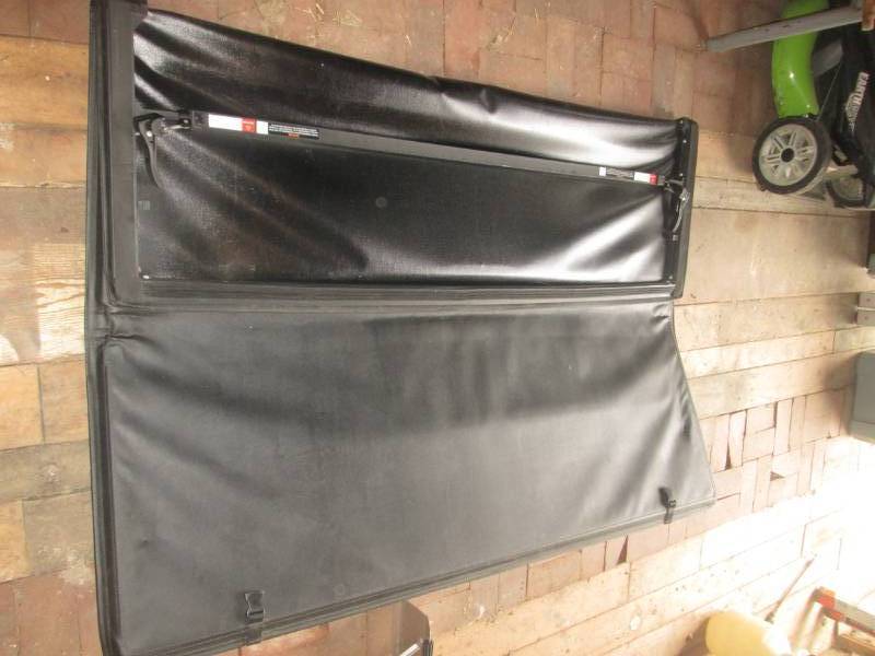 lot 22 image: New replacement Tonneau cover for G...