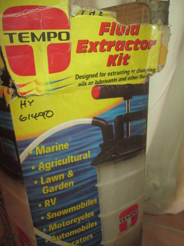 lot 40 image: Extractor kit for automotive fluids...