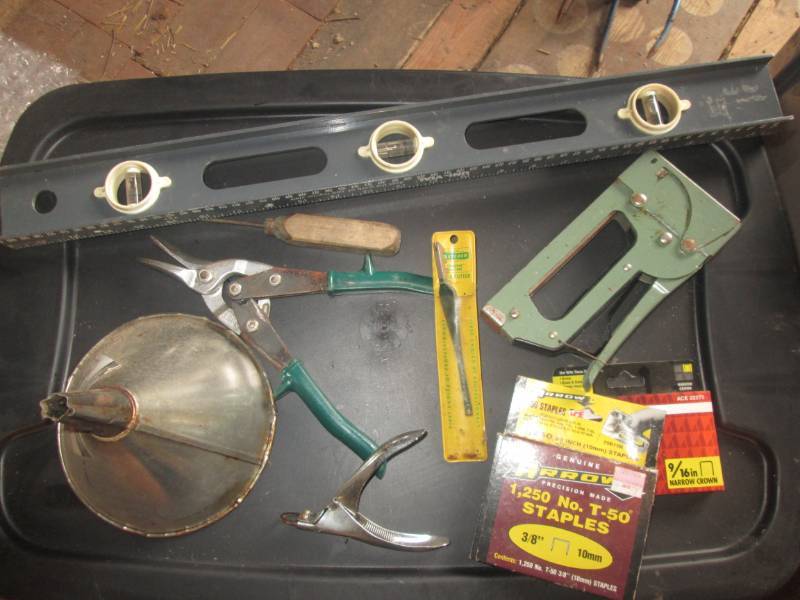 lot 43 image: Level, stapler and hand tools...