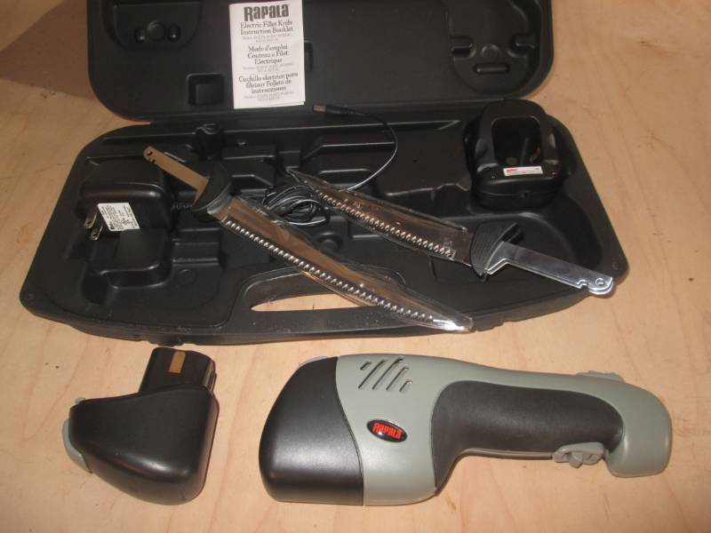 lot 62 image: Rapala electric fillet knife...