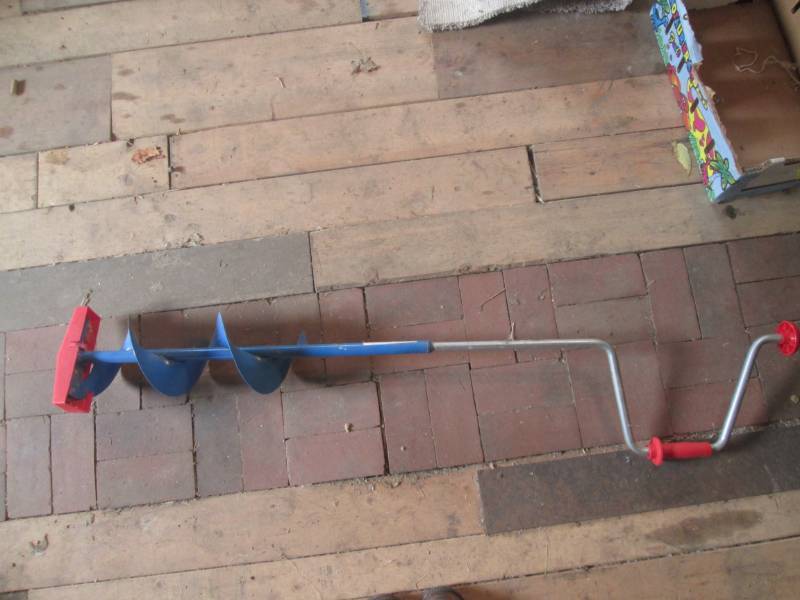 lot 63 image: Hand ice auger...