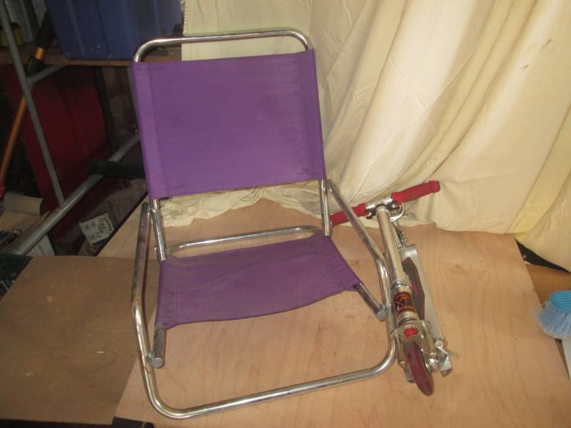 lot 71 image: Folding chair and Urban XT scooter...