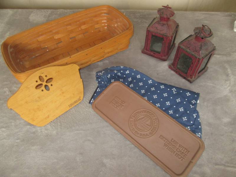 lot 112 image: Lot of home dcor...