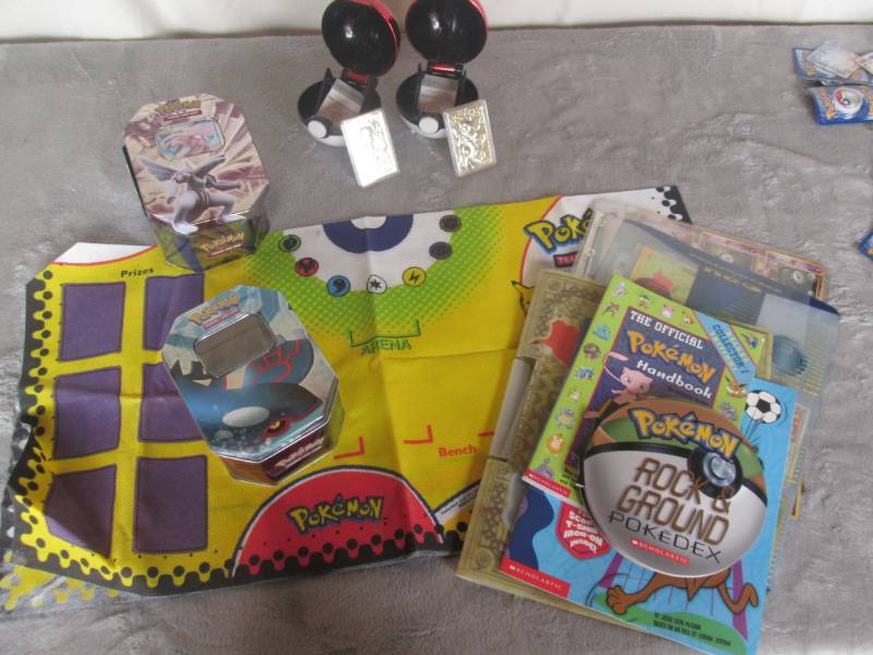 lot 124 image: Lot of Pokemon collectibles...