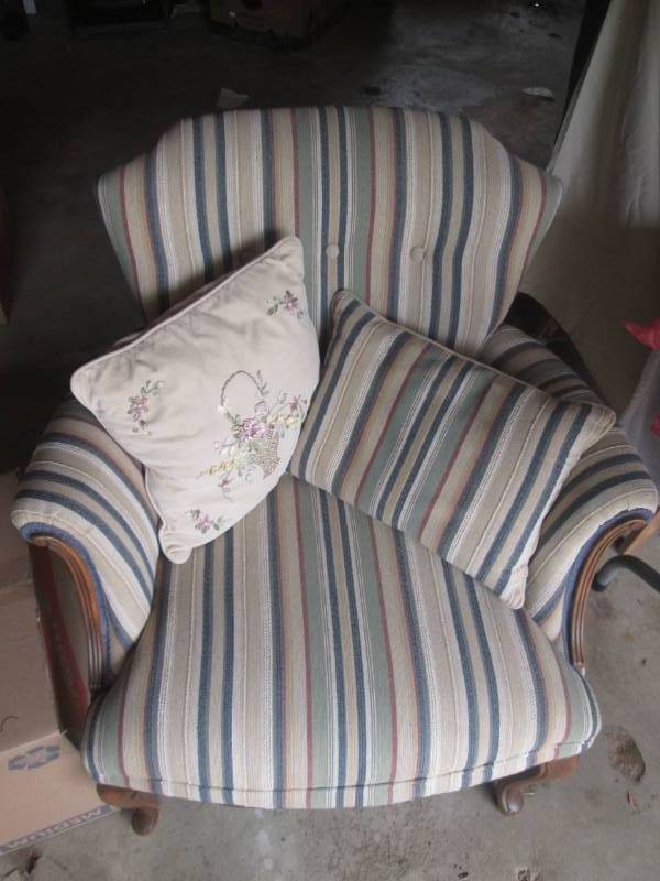 lot 137 image: Chair with pillows...