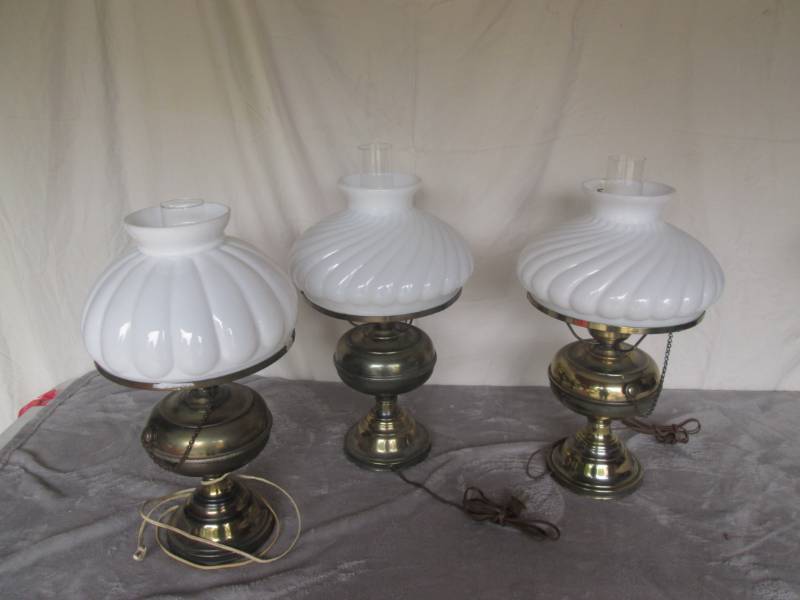 lot 146 image: 3 lamps with glass shade...