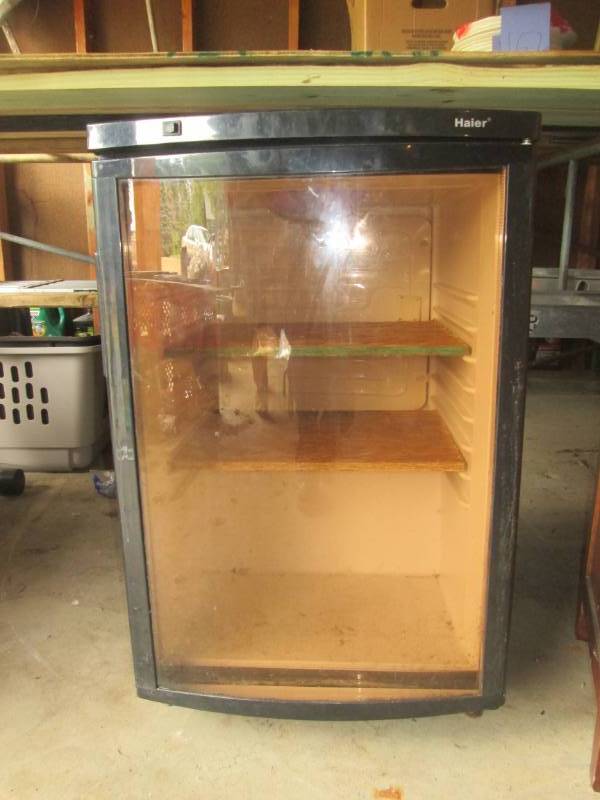 lot 171 image: Haier mini fridge...