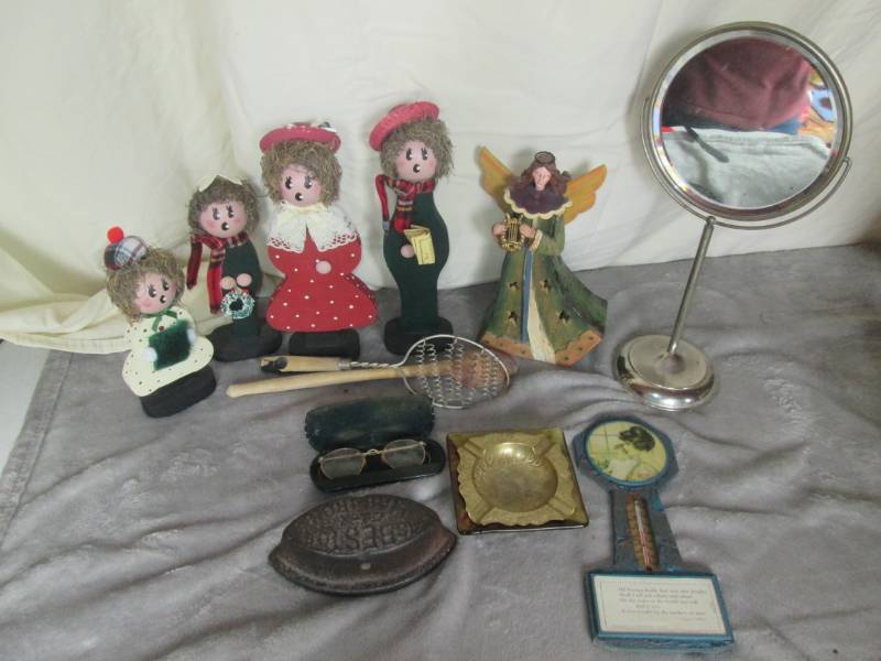 lot 182 image: Lot of decorative items...