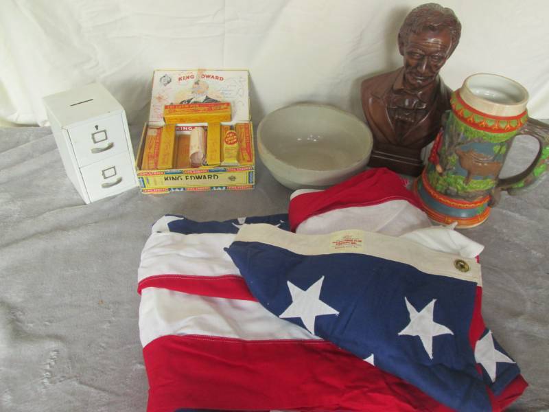 lot 192 image: 8 US flag, Tri Chem fabric pens, d...