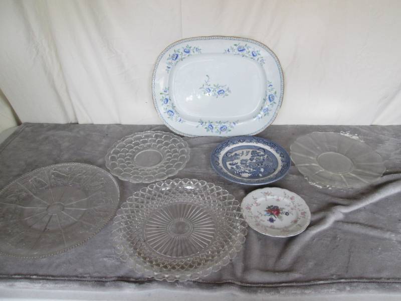 lot 198 image: Lot of platters...