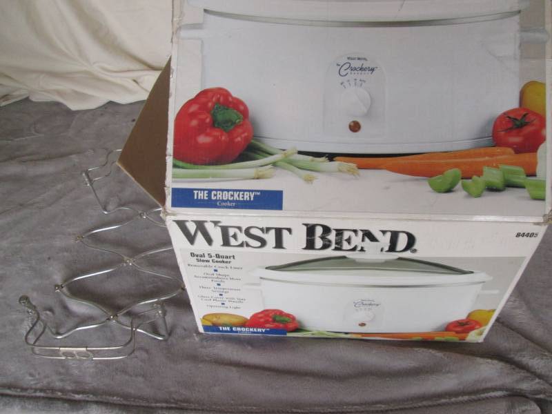lot 212 image: West Bend Crockpot...