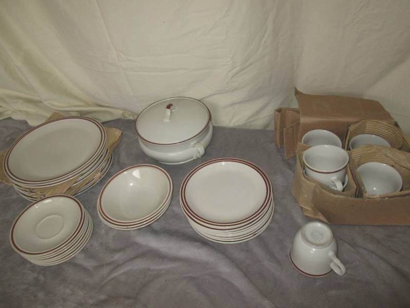 lot 216 image: Hearthside dinnerware set ...