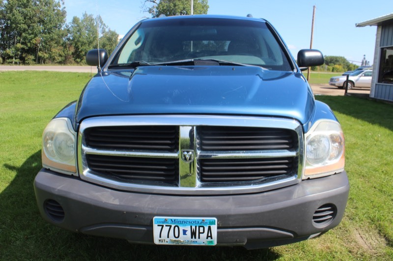 lot 4174 image: 2005 Dodge Durango 4x4 V8