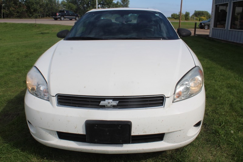 lot 4178 image: 2006 Chevrolet Monte Carlo LT