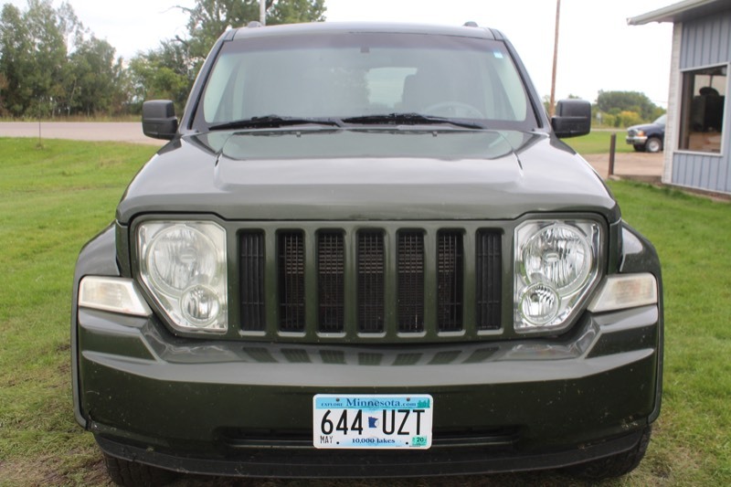lot 4180 image: 2008 Jeep Liberty Sport 4x4