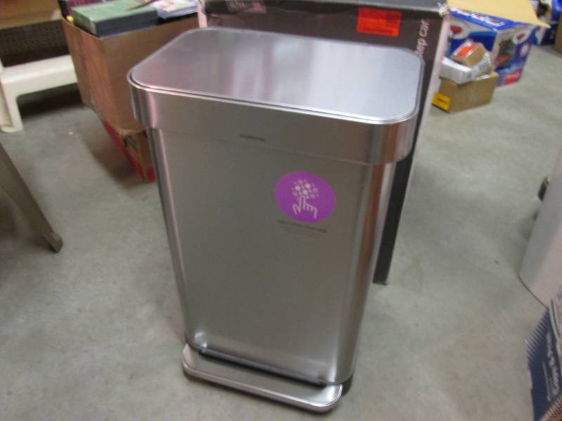 lot 35 image: 45 Liter Nano-Silver Clear Coat Bru...